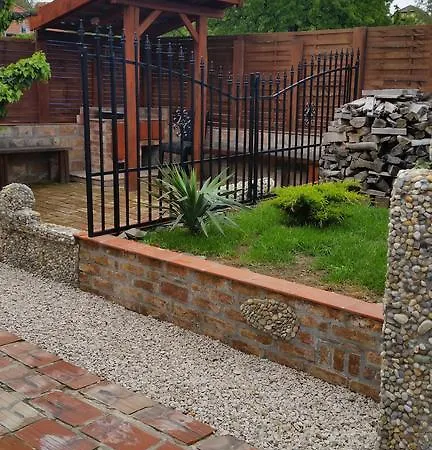 Gasthof Zsolnay Apartmanhaz Pécs