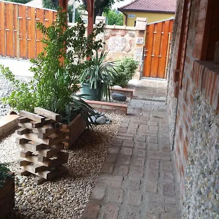 Zsolnay Apartmanhaz * Pécs