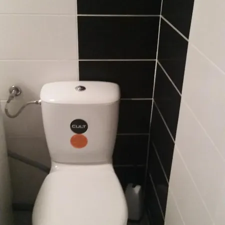 Zsolnay Apartmanhaz *